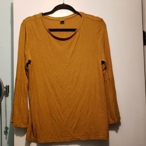 Bell sleeve Old Navy shirt.